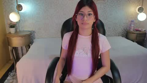 Snapshot of zoeecarter_ chatting on 04/16/26, 11:55 zoeecarter_ online show from 04/16/26, 11:55