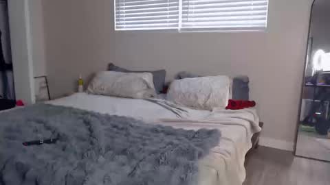 Snapshot of zoeemonroe chatting on 10/11/25, 09:13 zoeemonroe online show from 10/11/25, 09:13