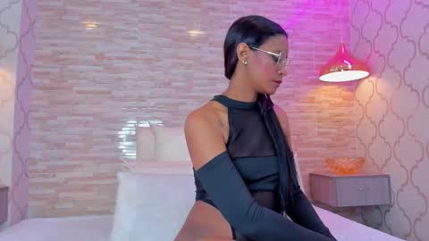 ZoeeSmitth online show from 12/18/25, 11:49