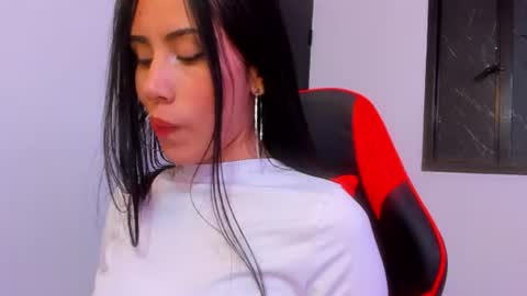 Laura  online show from 07/16/26, 04:40