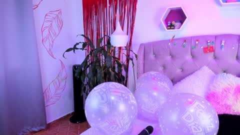 Snapshot of zoehilton chatting on 12/08/24, 05:55 Zoe online show from 12/08/24, 05:55