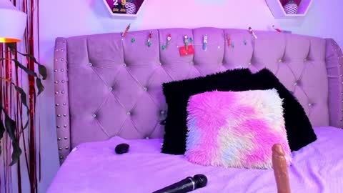 Snapshot of zoehilton chatting on 12/10/24, 05:44 Zoe online show from 12/10/24, 05:44