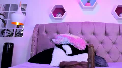 Snapshot of zoehilton chatting on 02/22/25, 07:47 Zoe online show from 02/22/25, 07:47