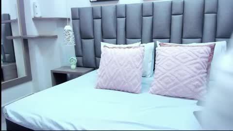 Zoe Krug online show from 03/23/26, 12:09