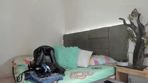 Snapshot of zoel_amber1 chatting on 04/06/26, 09:05 Zoel Amber online show from 04/06/26, 09:05