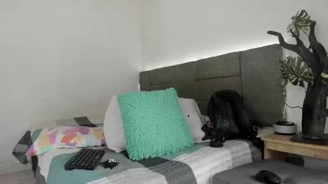 Snapshot of zoel_amber1 chatting on 04/12/26, 09:53 Zoel Amber online show from 04/12/26, 09:53