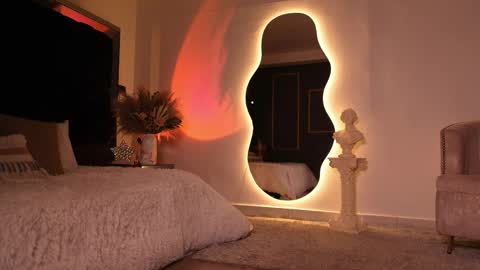 zoevidal_ online show from 11/13/25, 11:53