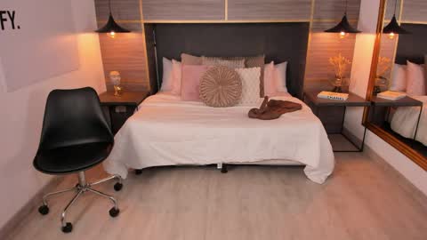 ZOE online show from 04/06/26, 12:28