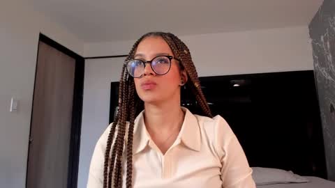 Snapshot of zoewestt chatting on 10/03/25, 02:58 Zoe online show from 10/03/25, 02:58