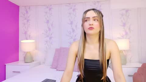 ZoeWilliis online show from 09/30/25, 12:43