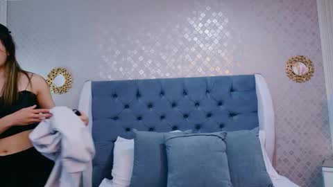 Snapshot of zoewilliis chatting on 06/01/26, 12:18 ZoeWilliis online show from 06/01/26, 12:18