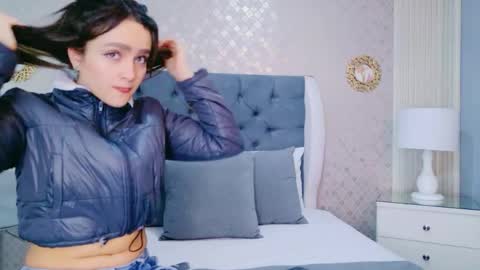 Snapshot of zoewilliis chatting on 06/05/26, 12:22 ZoeWilliis online show from 06/05/26, 12:22