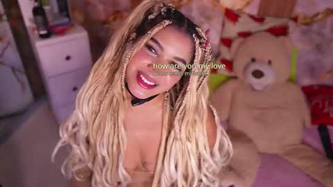 Snapshot of zoey_fox_ chatting on 02/15/26, 11:01 zoey fox online show from 02/15/26, 11:01