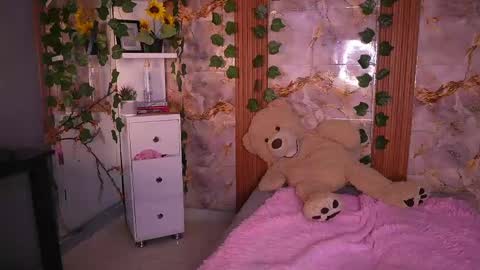 Snapshot of zoey_fox_ chatting on 05/21/26, 01:34 zoey fox online show from 05/21/26, 01:34