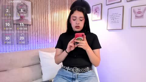 Snapshot of zoey_monroe_ chatting on 04/10/26, 11:59 Zoey online show from 04/10/26, 11:59