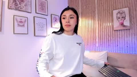 Snapshot of zoey_monroe_ chatting on 04/11/26, 12:09 Zoey online show from 04/11/26, 12:09