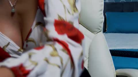 Zoey online show from 09/23/25, 04:21