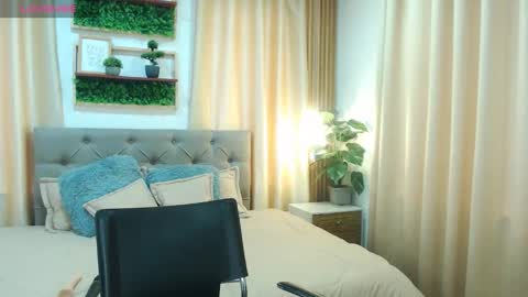 Snapshot of zohet_kriss chatting on 10/17/25, 03:03 CALL ME Z O H E T online show from 10/17/25, 03:03