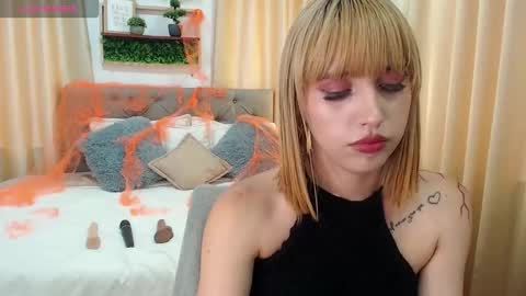 Snapshot of zohet_kriss chatting on 10/24/25, 04:36 CALL ME Z O H E T online show from 10/24/25, 04:36