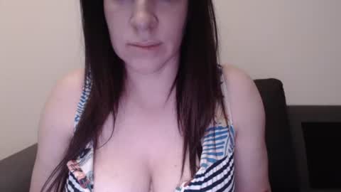 zoibee online show from 11/14/25, 09:24