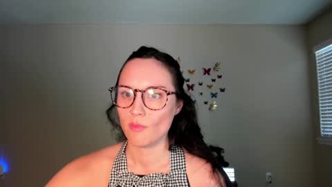 Snapshot of zoiebutterfly chatting on 09/12/25, 10:21 Zoie online show from 09/12/25, 10:21