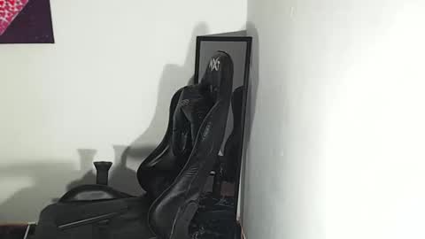 zol_gil03 online show from 09/17/25, 01:29