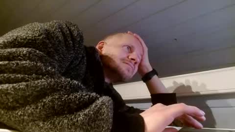 Snapshot of zolexthomas chatting on 12/15/24, 08:15 zolexthomas online show from 12/15/24, 08:15