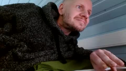 Snapshot of zolexthomas chatting on 12/18/24, 11:02 zolexthomas online show from 12/18/24, 11:02