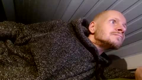 Snapshot of zolexthomas chatting on 12/18/24, 03:55 zolexthomas online show from 12/18/24, 03:55