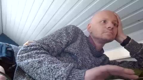 Snapshot of zolexthomas chatting on 02/19/25, 03:49 zolexthomas online show from 02/19/25, 03:49