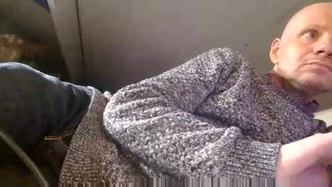 Snapshot of zolexthomas chatting on 02/19/25, 06:54 zolexthomas online show from 02/19/25, 06:54