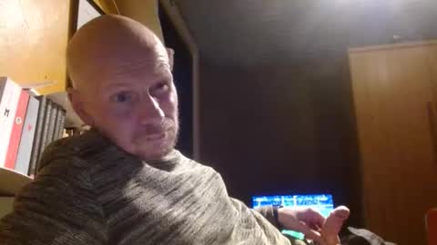 Snapshot of zolexthomas chatting on 09/30/25, 06:02 zolexthomas online show from 09/30/25, 06:02