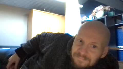 Snapshot of zolexthomas chatting on 10/24/25, 03:19 zolexthomas online show from 10/24/25, 03:19