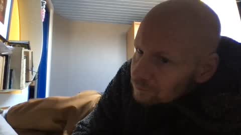 Snapshot of zolexthomas chatting on 03/21/26, 12:21 zolexthomas online show from 03/21/26, 12:21