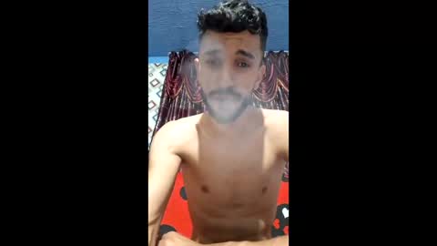 Snapshot of zoliv385 chatting on 12/21/25, 06:37 Sexy boy29 online show from 12/21/25, 06:37