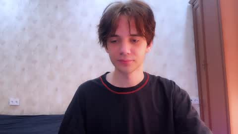 Snapshot of zombde32 chatting on 05/09/26, 12:32 Zombdeeeee online show from 05/09/26, 12:32
