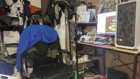 Snapshot of zone45887003 chatting on 01/19/26, 09:46 daddybighardonlate online show from 01/19/26, 09:46