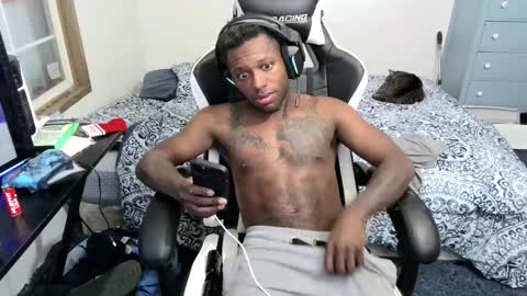 zoneingout online show from 12/27/24, 01:43