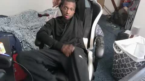 zoneingout online show from 12/14/25, 05:24