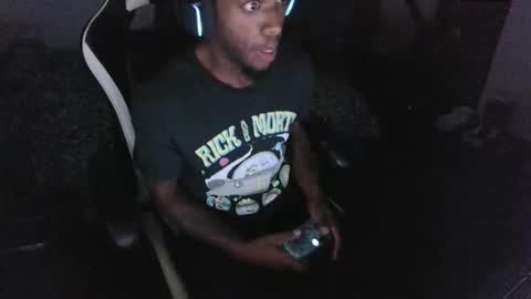 zoneingout online show from 12/15/25, 04:17