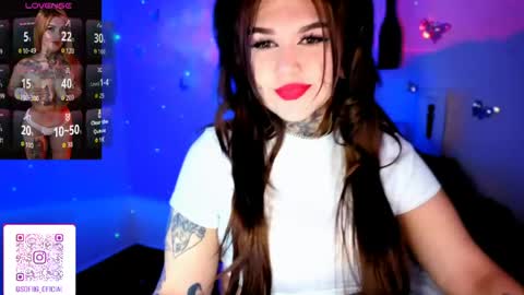Snapshot of zooee_01 chatting on 05/07/26, 08:42 Zoee online show from 05/07/26, 08:42