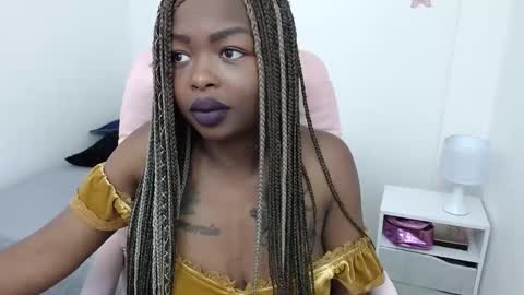 Snapshot of zooee_p chatting on 01/03/25, 11:35 Zooe online show from 01/03/25, 11:35