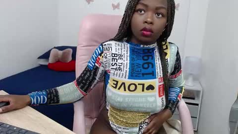 Snapshot of zooee_p chatting on 01/04/25, 11:33 Zooe online show from 01/04/25, 11:33