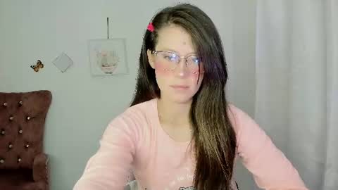Snapshot of zooeybelair chatting on 07/07/26, 08:07 Alicie online show from 07/07/26, 08:07