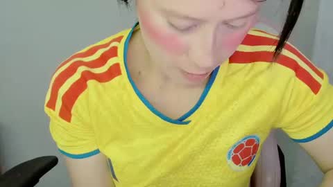Snapshot of zooeybelair chatting on 07/08/26, 04:06 Alicie online show from 07/08/26, 04:06