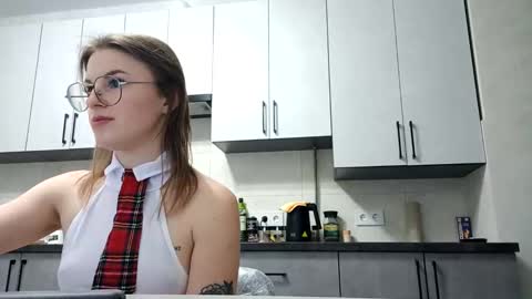 Snapshot of zoriana20 chatting on 11/11/25, 09:04 zoriana20 online show from 11/11/25, 09:04