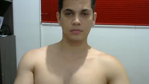 Snapshot of zoro_00 chatting on 03/01/26, 12:12 zoro_00 online show from 03/01/26, 12:12