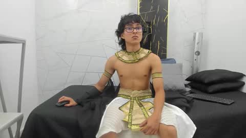     online show from 10/21/25, 07:36