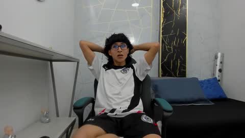     online show from 10/27/25, 07:29