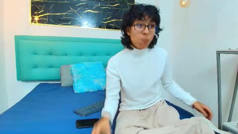     online show from 11/03/25, 12:28